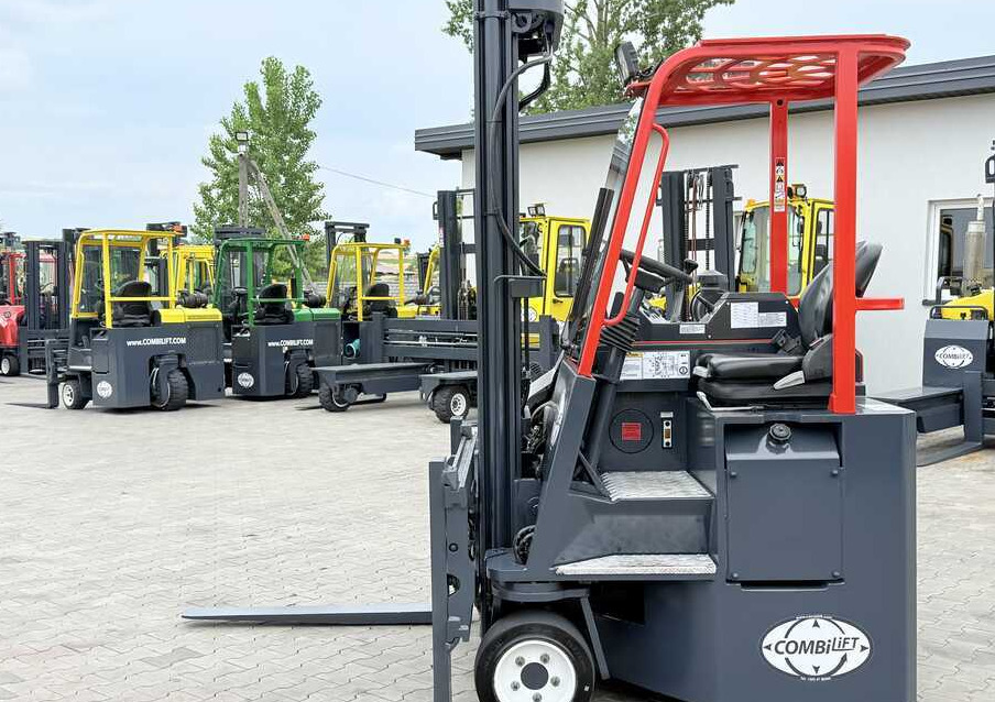 Combilift Combilift C3000CB – TRIPLEX 6000mm – Year 2016 / Only 2,161 hours / Free Lift / Fork Positioner / Diesel - Viljuškar sa 4 strane: slika 2 Combilift Combilift C3000CB – TRIPLEX 6000mm – Year 2016 / Only 2,161 hours / Free Lift / Fork Positioner / Diesel - Viljuškar sa 4 strane: slika 2