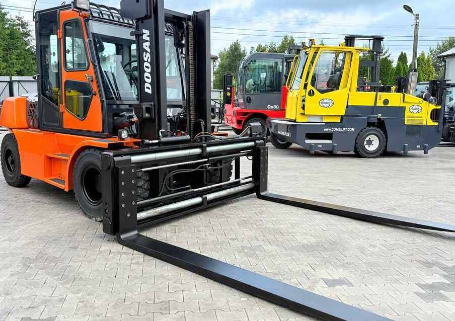 Doosan DOOSAN / DUPLEX 3000MM / SIDE SHIFT / FORK POSITIONER / 2500MM FORKS / 7000KG / CABIN / LIKE NEW - Dizel viljuškar: slika 3 Doosan DOOSAN / DUPLEX 3000MM / SIDE SHIFT / FORK POSITIONER / 2500MM FORKS / 7000KG / CABIN / LIKE NEW - Dizel viljuškar: slika 3