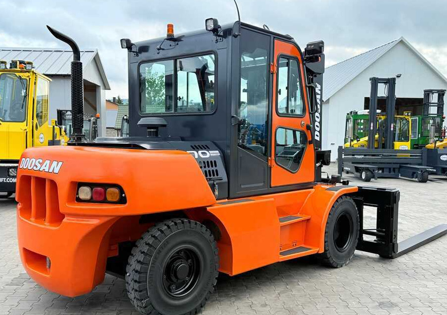 Doosan DOOSAN / DUPLEX 3000MM / SIDE SHIFT / FORK POSITIONER / 2500MM FORKS / 7000KG / CABIN / LIKE NEW - Dizel viljuškar: slika 5 Doosan DOOSAN / DUPLEX 3000MM / SIDE SHIFT / FORK POSITIONER / 2500MM FORKS / 7000KG / CABIN / LIKE NEW - Dizel viljuškar: slika 5