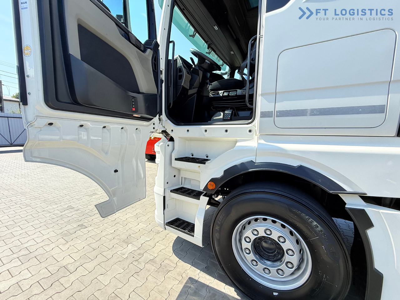 Kamion sa ceradom novi MAN TGX 26.470 / 19 Pallets / Steering Axle / 15 Ton Payload / Retarder / Excellent Condition: slika 35