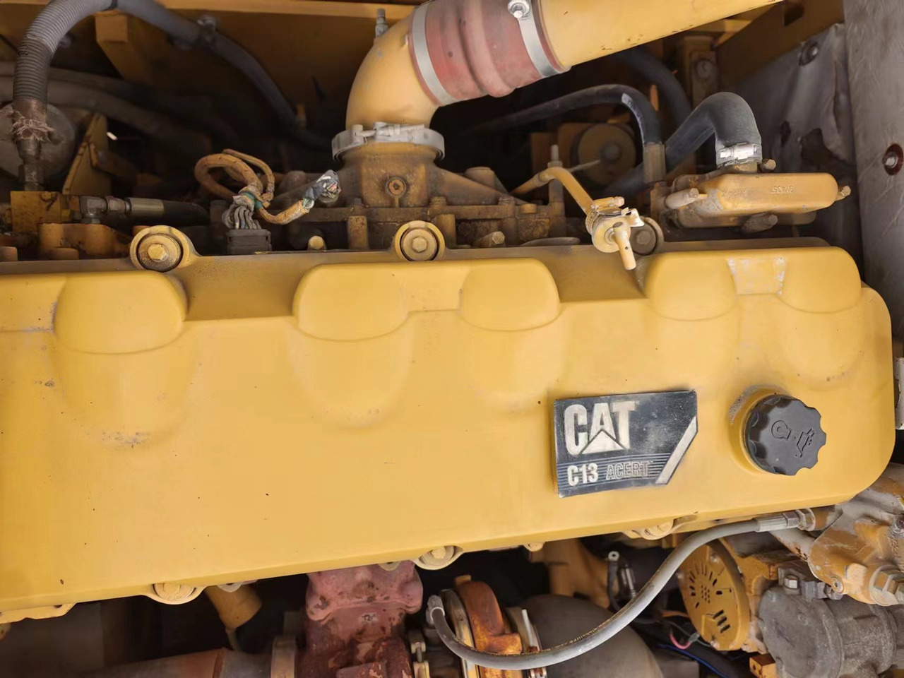 CATERPILLAR C13 - Motor za Bager: slika 1 CATERPILLAR C13 - Motor za Bager: slika 1