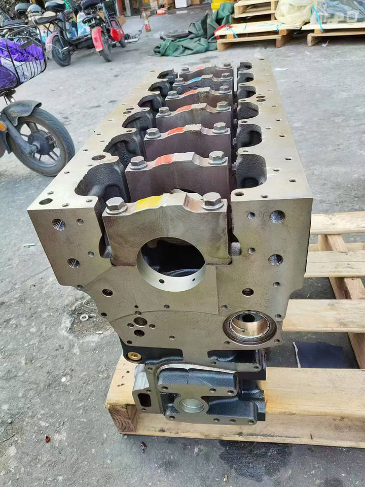 CATERPILLAR C6.6 - Cilindar blok za Bager: slika 2 CATERPILLAR C6.6 - Cilindar blok za Bager: slika 2