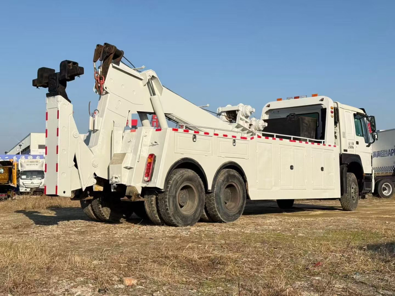 HOWO/SINOTRUK KFM5317TQZ508H - Šlep vozilo: slika 4 HOWO/SINOTRUK KFM5317TQZ508H - Šlep vozilo: slika 4