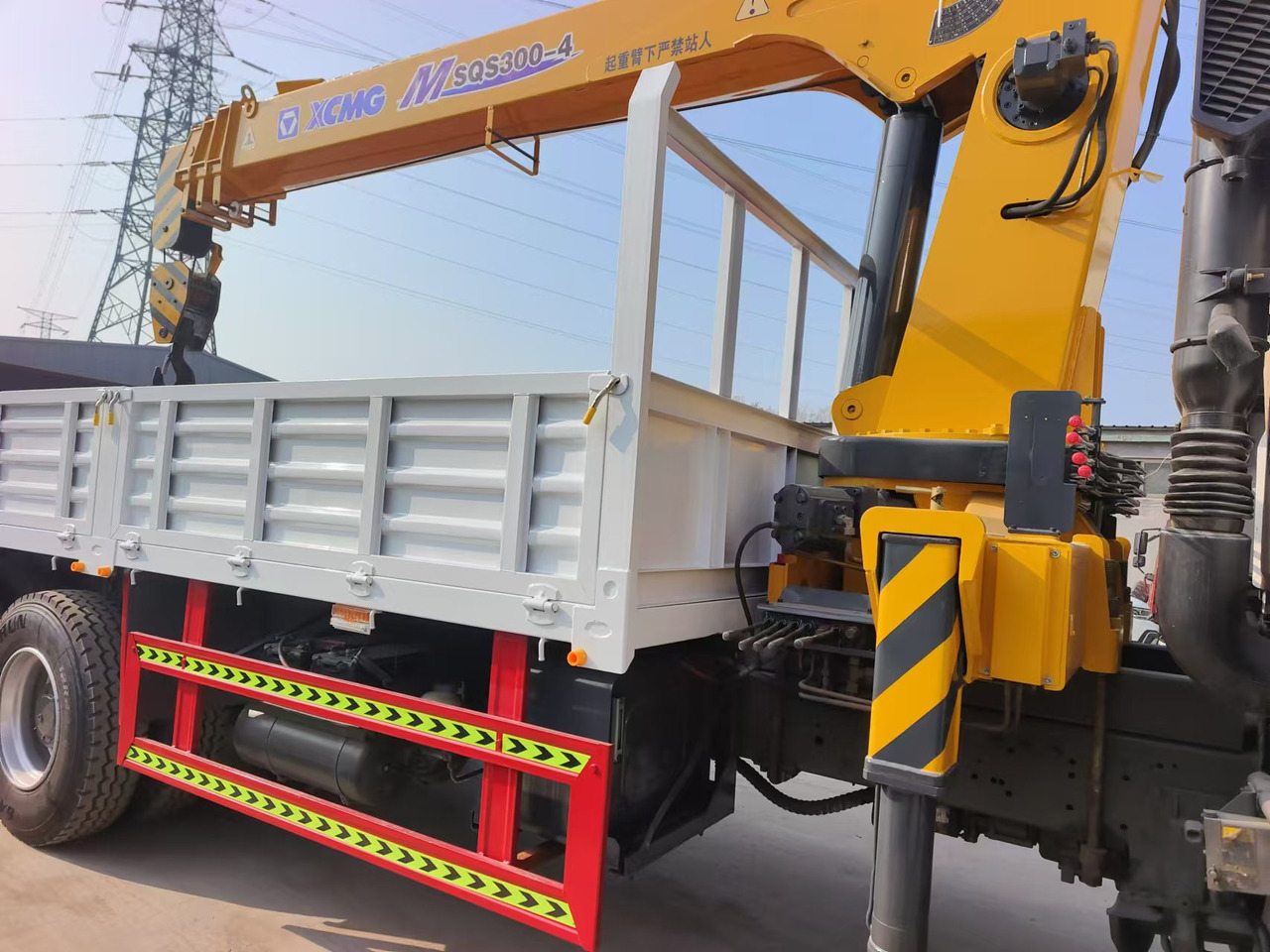 HOWO,XCMG HOWO 375,XCMG MSQS300-4 12 tons - Kamion cisterna: slika 5 HOWO,XCMG HOWO 375,XCMG MSQS300-4 12 tons - Kamion cisterna: slika 5