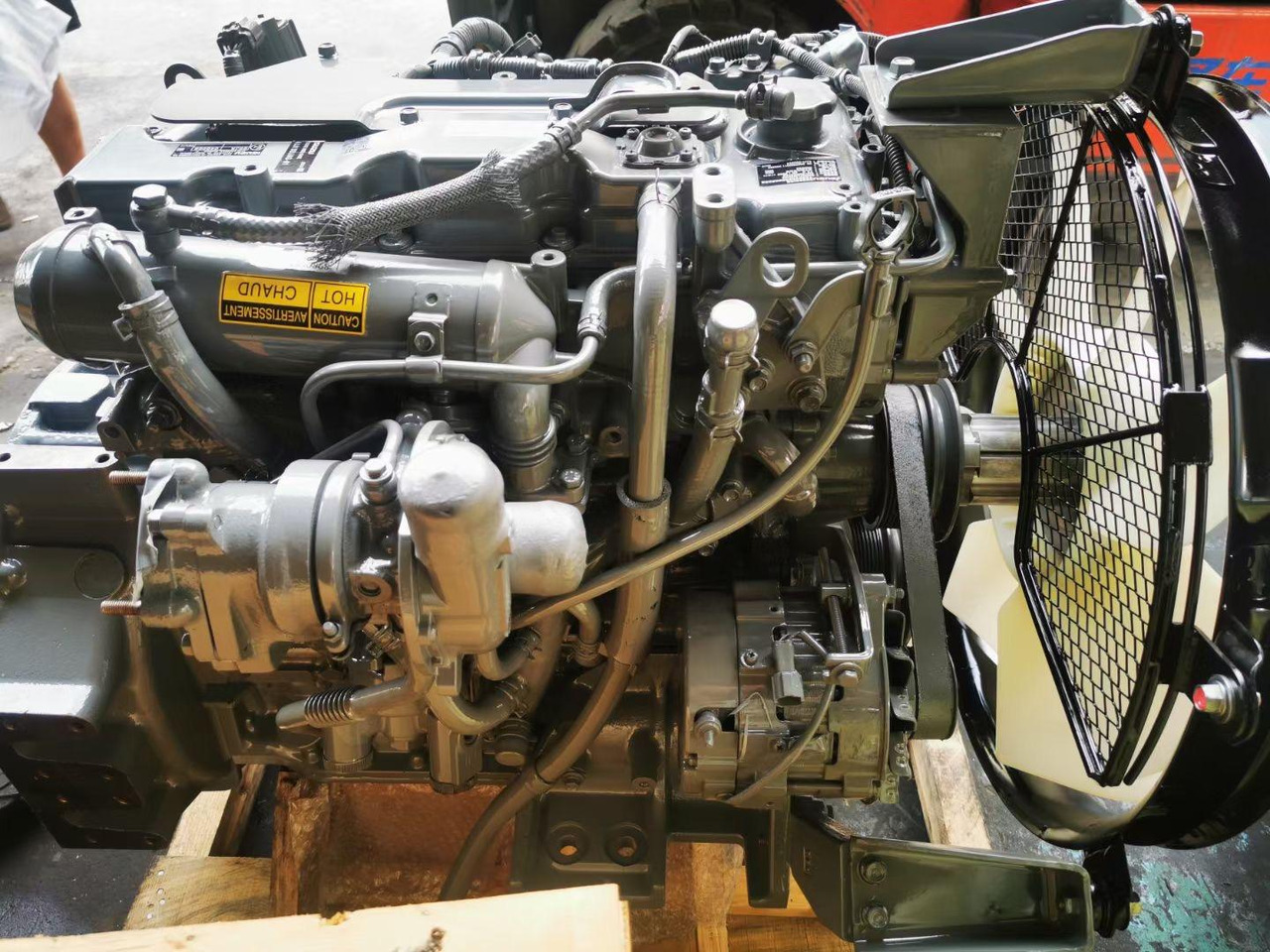 ISUZU 4LE2 - Motor za Bager: slika 1 ISUZU 4LE2 - Motor za Bager: slika 1