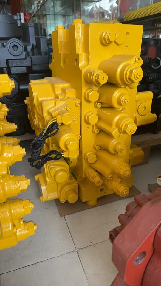KOMATSU - Ventil za Bager: slika 2 KOMATSU - Ventil za Bager: slika 2
