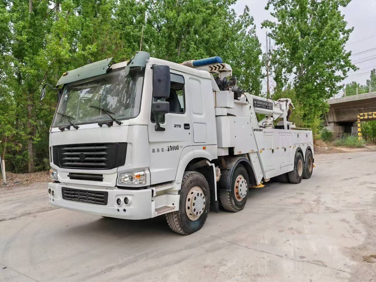 SINOTRUK wrecker - Kamion: slika 1 SINOTRUK wrecker - Kamion: slika 1