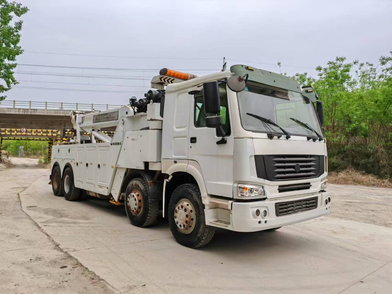 SINOTRUK wrecker - Kamion: slika 2 SINOTRUK wrecker - Kamion: slika 2