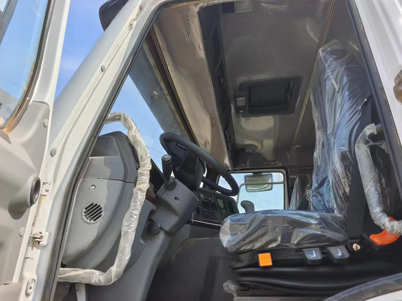 SINOTRUK 20 CBM,6×4 - Kamion cisterna: slika 5 SINOTRUK 20 CBM,6×4 - Kamion cisterna: slika 5