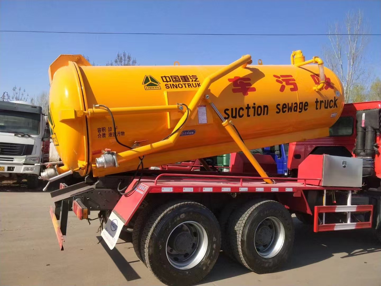 SINOTRUK SINOTRUK 336 suction sewage truck - Kamion za prevoz kontejnera/ Kamion sa promenjivim sandukom: slika 5 SINOTRUK SINOTRUK 336 suction sewage truck - Kamion za prevoz kontejnera/ Kamion sa promenjivim sandukom: slika 5