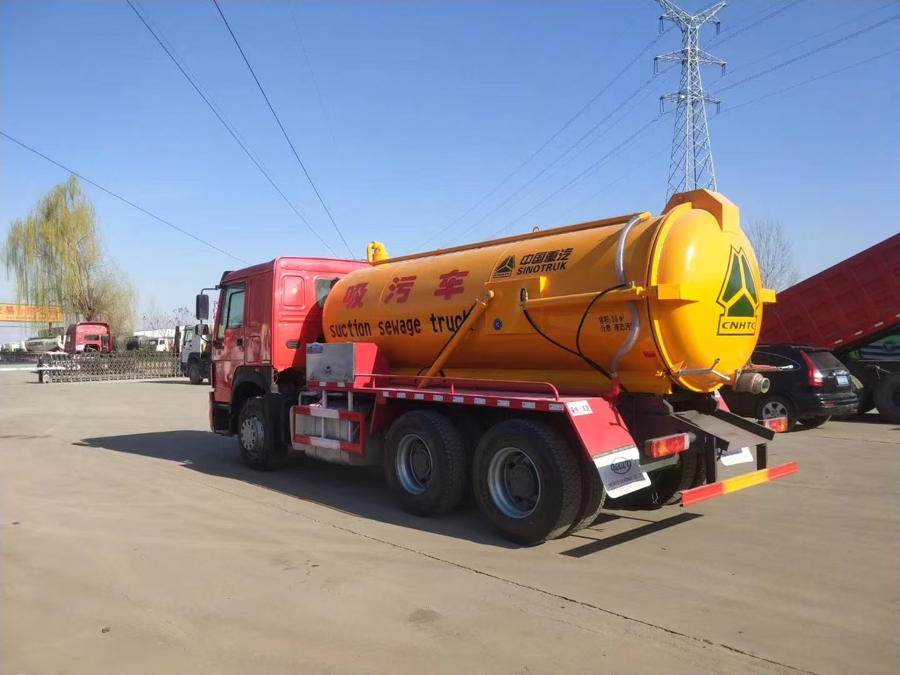 SINOTRUK SINOTRUK 336 suction sewage truck - Kamion za prevoz kontejnera/ Kamion sa promenjivim sandukom: slika 4 SINOTRUK SINOTRUK 336 suction sewage truck - Kamion za prevoz kontejnera/ Kamion sa promenjivim sandukom: slika 4