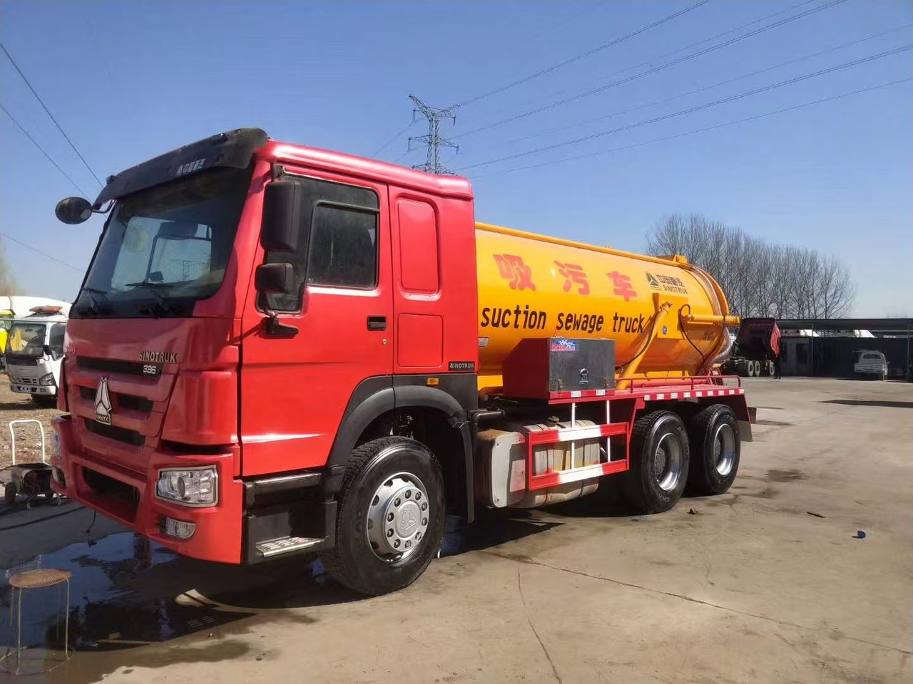 SINOTRUK SINOTRUK 336 suction sewage truck - Kamion za prevoz kontejnera/ Kamion sa promenjivim sandukom: slika 1 SINOTRUK SINOTRUK 336 suction sewage truck - Kamion za prevoz kontejnera/ Kamion sa promenjivim sandukom: slika 1