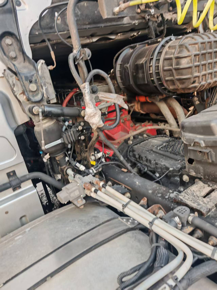 AUMAN 560HP - Tegljač: slika 2 AUMAN 560HP - Tegljač: slika 2