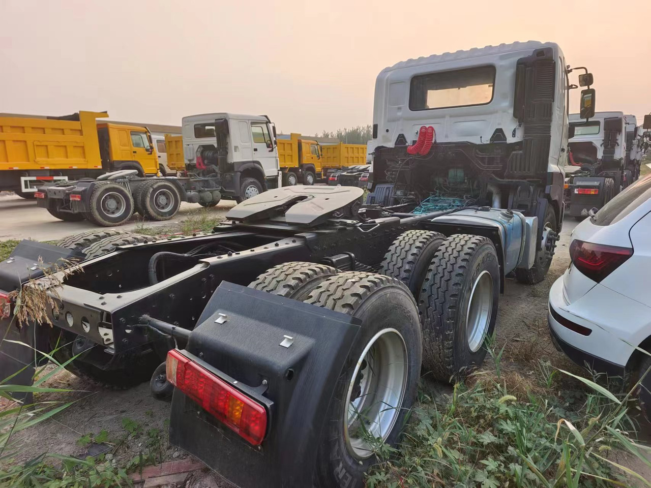 HINO HINO 700 - Tegljač: slika 3 HINO HINO 700 - Tegljač: slika 3