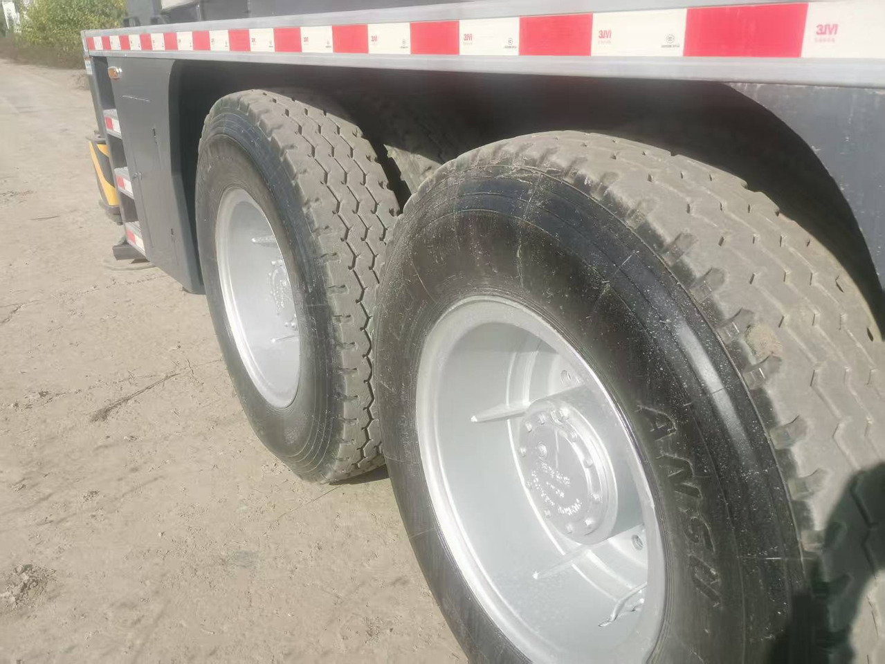 XCMG 70TONS - Kamion sa dizalicom: slika 3 XCMG 70TONS - Kamion sa dizalicom: slika 3