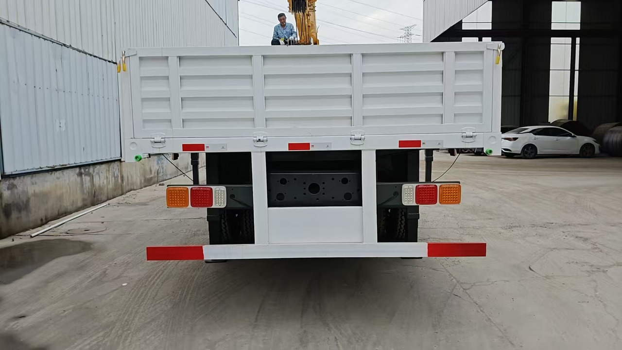 XCMG,HOWO HOWO 371 chassis,SQ12SK3Q crane truck - Kamion sa dizalicom: slika 5 XCMG,HOWO HOWO 371 chassis,SQ12SK3Q crane truck - Kamion sa dizalicom: slika 5