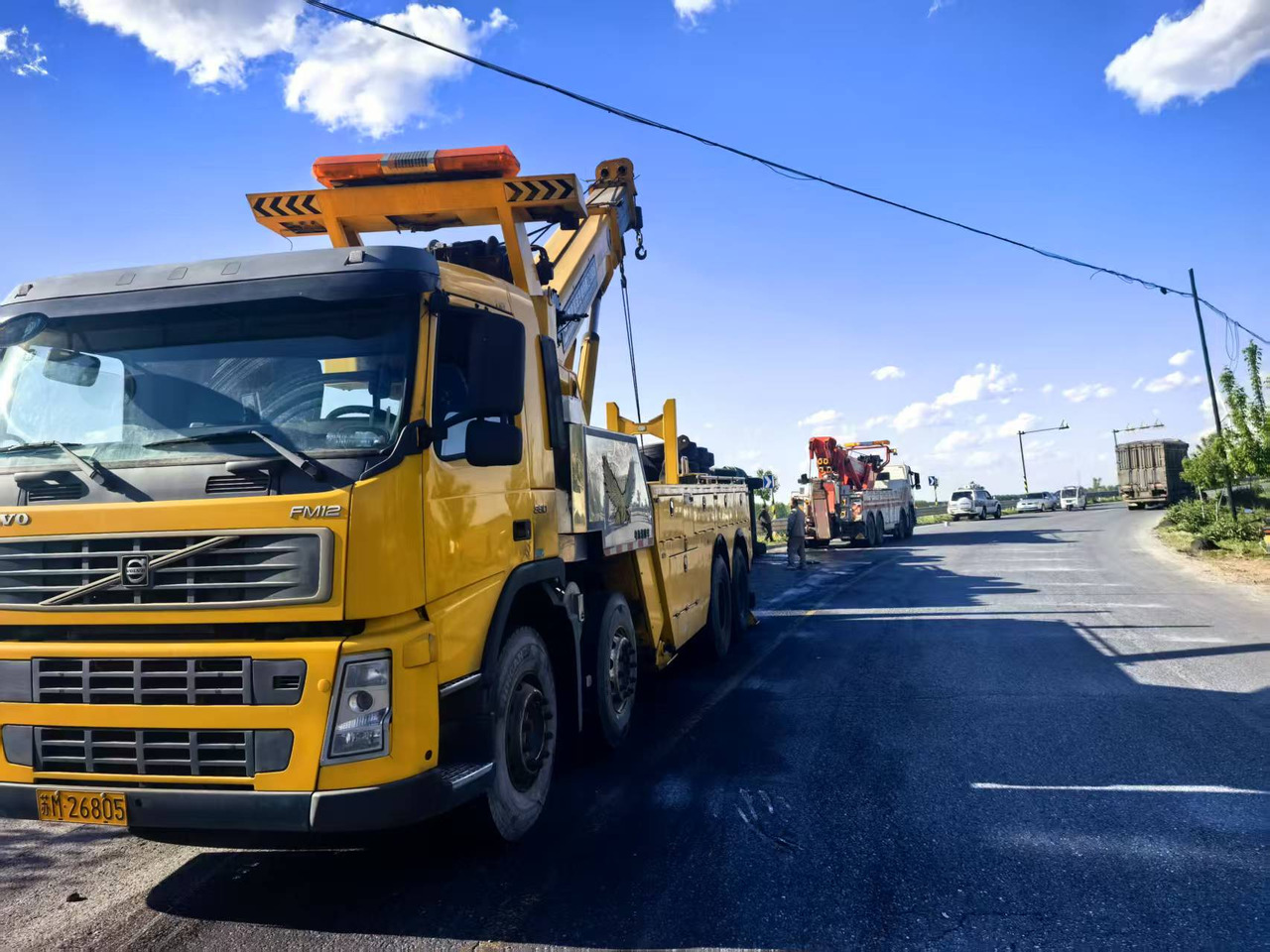 XCMG crane truck 70t - Kamion sa dizalicom: slika 1 XCMG crane truck 70t - Kamion sa dizalicom: slika 1