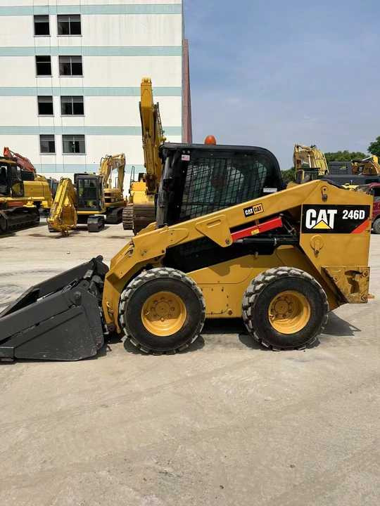90% New Front Loader Tractor CAT 246D Skid Steer Loader / Used Cat 226B 246C 246d Mini Skid Steer Loader in Stock - Mini utovarivač: slika 2 90% New Front Loader Tractor CAT 246D Skid Steer Loader / Used Cat 226B 246C 246d Mini Skid Steer Loader in Stock - Mini utovarivač: slika 2