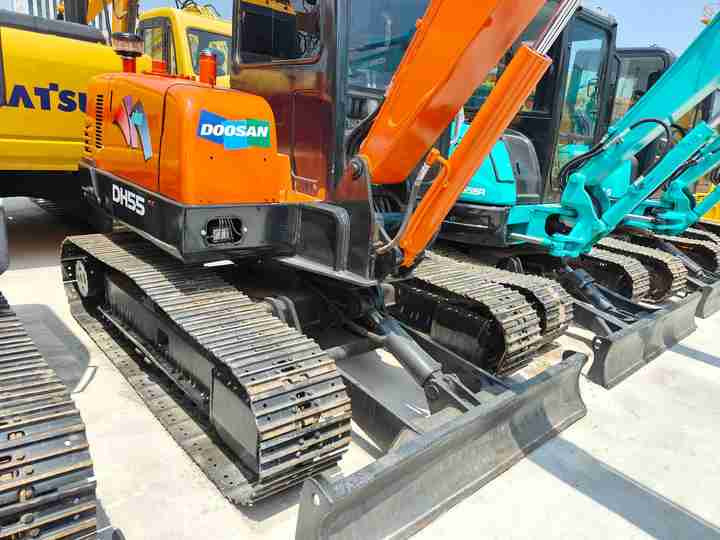 90% New Mini Excavator Doosan DH55, 5-Ton Mini Used Doosan Excavator with Low Price and Good Quality - Mini bager: slika 5 90% New Mini Excavator Doosan DH55, 5-Ton Mini Used Doosan Excavator with Low Price and Good Quality - Mini bager: slika 5