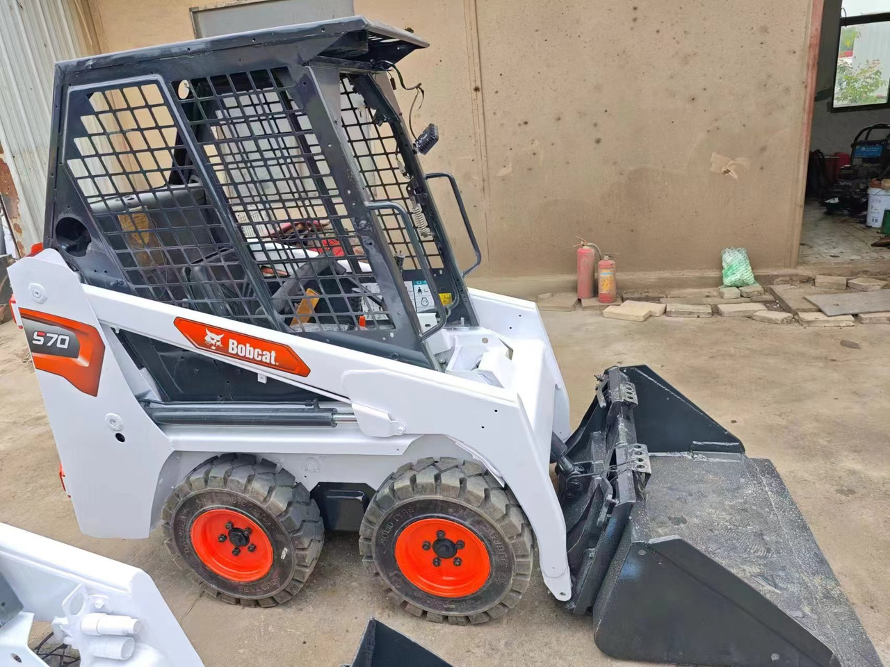BOBCAT used bobcat s70 hotsale high quality - Mini utovarivač: slika 2 BOBCAT used bobcat s70 hotsale high quality - Mini utovarivač: slika 2