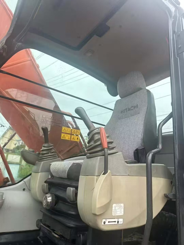 CRAWLER EXCAVATOR Original Japan Hitachi ZX200-5 Excavator Hitachi Excavator in Low Price for Hot Sale - Bager guseničar: slika 3 CRAWLER EXCAVATOR Original Japan Hitachi ZX200-5 Excavator Hitachi Excavator in Low Price for Hot Sale - Bager guseničar: slika 3