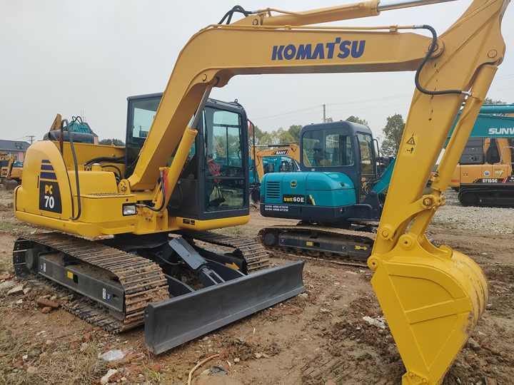 Cheap Used Komatsu PC70-8 Crawler Excavator with High Efficiency Used Heavy Machinery Komatsu PC70-8 Digger Cheap for Sale - Bager guseničar: slika 3 Cheap Used Komatsu PC70-8 Crawler Excavator with High Efficiency Used Heavy Machinery Komatsu PC70-8 Digger Cheap for Sale - Bager guseničar: slika 3