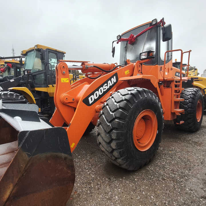 Doosan DL505-9c Loader with High Performance and Cheap Price Used Construction Machinery Export - Utovarivač točkaš: slika 1 Doosan DL505-9c Loader with High Performance and Cheap Price Used Construction Machinery Export - Utovarivač točkaš: slika 1