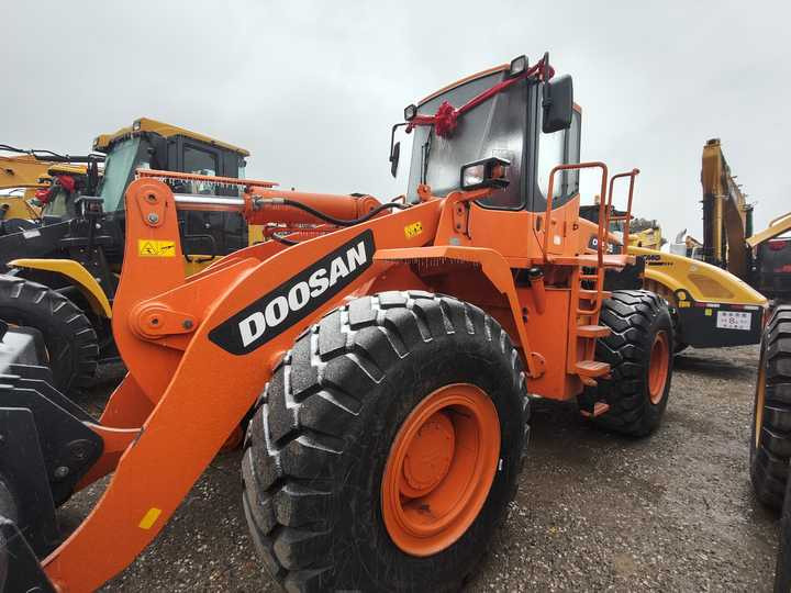 Doosan DL505-9c Loader with High Performance and Cheap Price Used Construction Machinery Export - Utovarivač točkaš: slika 2 Doosan DL505-9c Loader with High Performance and Cheap Price Used Construction Machinery Export - Utovarivač točkaš: slika 2