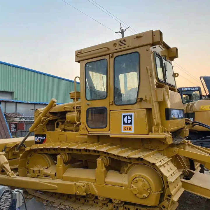 Good Condition D6D Mini Bulldozer New Crawler Bulldozer with Parts Price Bulldozers - Buldožer: slika 3 Good Condition D6D Mini Bulldozer New Crawler Bulldozer with Parts Price Bulldozers - Buldožer: slika 3