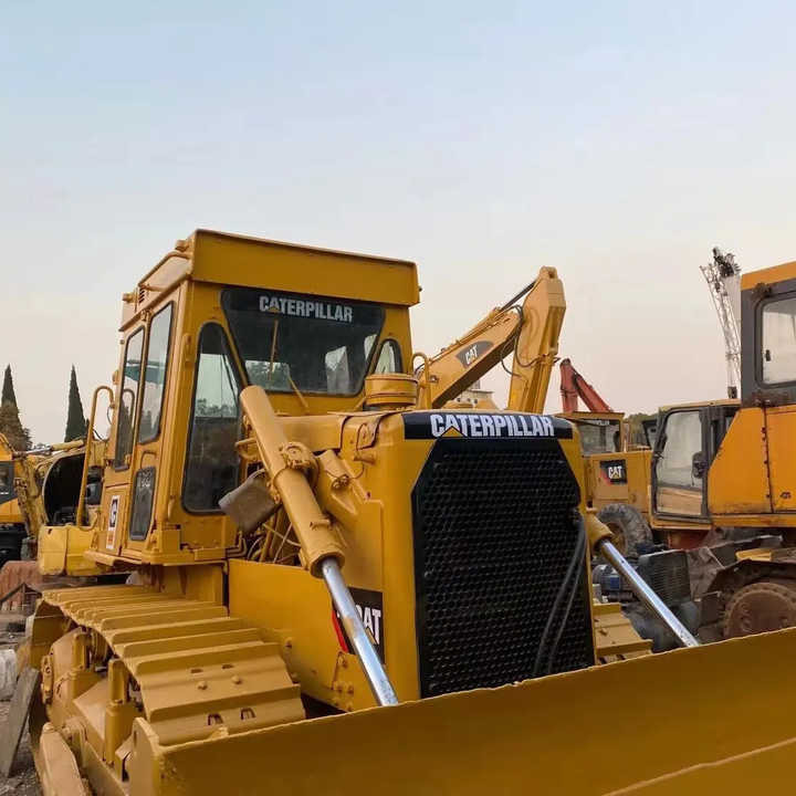 Good Condition D6D Mini Bulldozer New Crawler Bulldozer with Parts Price Bulldozers - Buldožer: slika 1 Good Condition D6D Mini Bulldozer New Crawler Bulldozer with Parts Price Bulldozers - Buldožer: slika 1