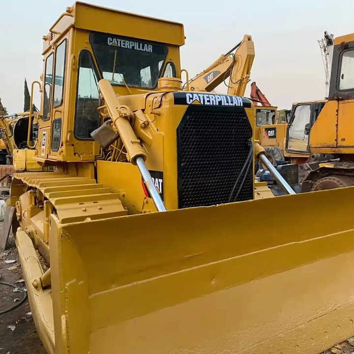 Good Condition D6D Mini Bulldozer New Crawler Bulldozer with Parts Price Bulldozers - Buldožer: slika 2 Good Condition D6D Mini Bulldozer New Crawler Bulldozer with Parts Price Bulldozers - Buldožer: slika 2
