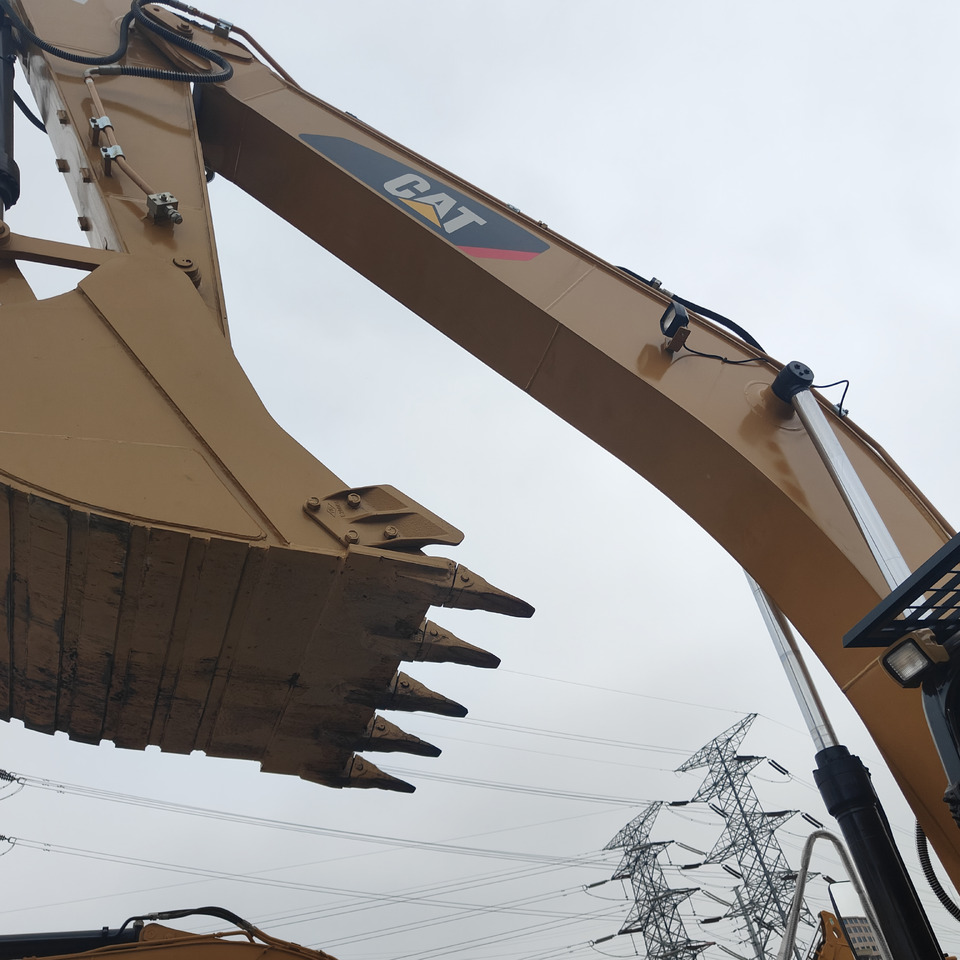 EXCAVATOR Used 30tons Large Caterpillar Excavator 330D2L for Sale Used Excavator in Fine Condition and Low Price Hot Sale - Građevinska mašina: slika 4 EXCAVATOR Used 30tons Large Caterpillar Excavator 330D2L for Sale Used Excavator in Fine Condition and Low Price Hot Sale - Građevinska mašina: slika 4