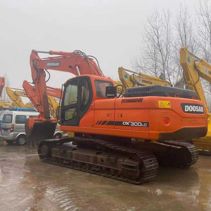 High Quality Doosan Big Size Excavator , Doosan 30ton Dx300lc Digging Machine , Doosan Excavator for Sale - Bager: slika 1 High Quality Doosan Big Size Excavator , Doosan 30ton Dx300lc Digging Machine , Doosan Excavator for Sale - Bager: slika 1
