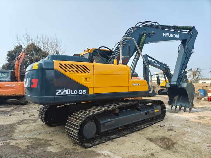 Hyundai 220LC-9S Used Excavator for Mining & Construction | Price Negotiable, Global Shipping - Bager guseničar: slika 3 Hyundai 220LC-9S Used Excavator for Mining & Construction | Price Negotiable, Global Shipping - Bager guseničar: slika 3