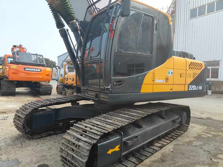 Hyundai 220LC-9S Used Excavator for Mining & Construction | Price Negotiable, Global Shipping - Bager guseničar: slika 2 Hyundai 220LC-9S Used Excavator for Mining & Construction | Price Negotiable, Global Shipping - Bager guseničar: slika 2