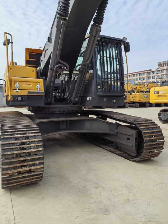 Large Excavator volvo Ec480 with Good Condition for Sale Used volvo Brand Ec210 240 290 380 480 Excavator for Sale - Bager: slika 4 Large Excavator volvo Ec480 with Good Condition for Sale Used volvo Brand Ec210 240 290 380 480 Excavator for Sale - Bager: slika 4