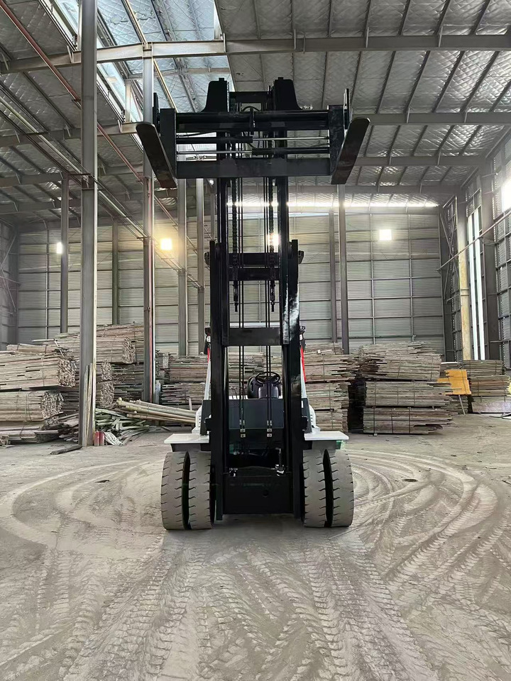 TCM Used Forklift TCM 100 - Oprema za rukovanje materijalima: slika 5 TCM Used Forklift TCM 100 - Oprema za rukovanje materijalima: slika 5