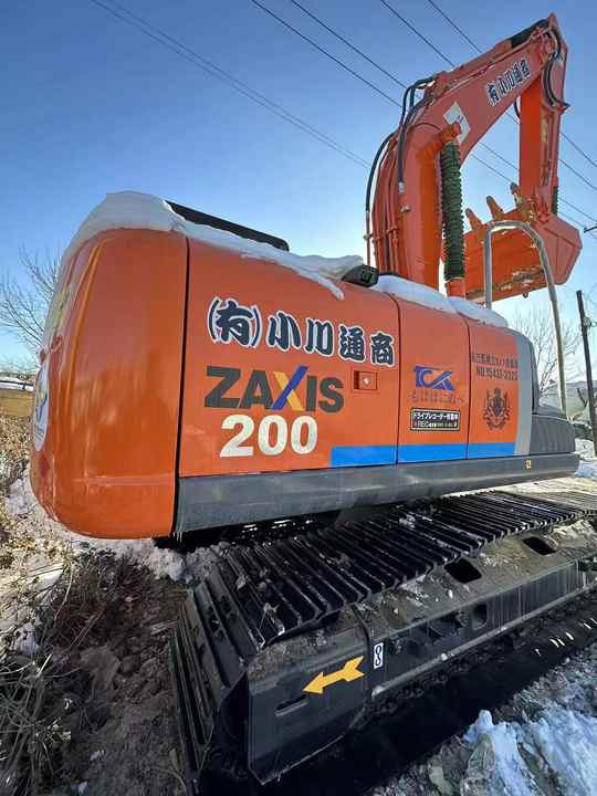 Original Japan Hitachi ZX200-3 Excavator Hitachi Excavator in Low Price for Hot Sale - Bager guseničar: slika 4 Original Japan Hitachi ZX200-3 Excavator Hitachi Excavator in Low Price for Hot Sale - Bager guseničar: slika 4