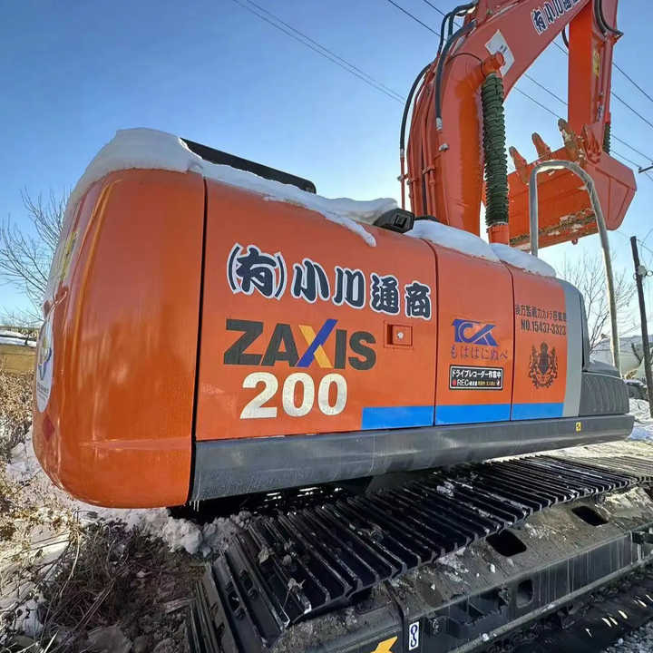 Original Japan Hitachi ZX200-3 Excavator Hitachi Excavator in Low Price for Hot Sale - Bager guseničar: slika 3 Original Japan Hitachi ZX200-3 Excavator Hitachi Excavator in Low Price for Hot Sale - Bager guseničar: slika 3