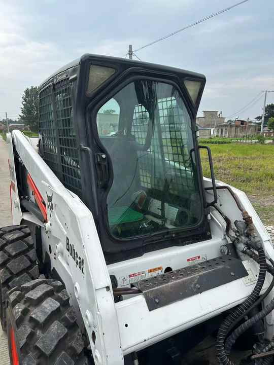 Used Bob Cat Bob Cat S160 Used Mini Skid Steer Wheel Loader Multifunctional Track Loaders Bobcat S160 2.7 Ton - Utovarivač točkaš: slika 2 Used Bob Cat Bob Cat S160 Used Mini Skid Steer Wheel Loader Multifunctional Track Loaders Bobcat S160 2.7 Ton - Utovarivač točkaš: slika 2