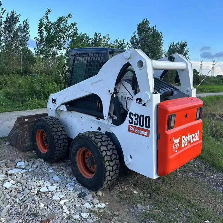 Used Bob Cat Bob Cat S300 Used Mini Skid Steer Wheel Loader Multifunctional Track Loaders Bobcat S300 - Utovarivač točkaš: slika 3 Used Bob Cat Bob Cat S300 Used Mini Skid Steer Wheel Loader Multifunctional Track Loaders Bobcat S300 - Utovarivač točkaš: slika 3