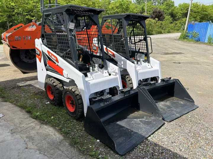 Used Bobcat S70 Skid Teer in Stock Good Condition bobcat S70 S160 185 300 330 Skid Steer for Sale - Mini utovarivač: slika 3 Used Bobcat S70 Skid Teer in Stock Good Condition bobcat S70 S160 185 300 330 Skid Steer for Sale - Mini utovarivač: slika 3