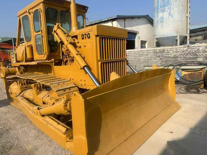 Used Cat D7G New Model Bulldozer Second Hand Machine Popular Brand Caterpillar Crawler Bulldozer Hydraulic Machinery - Buldožer: slika 2 Used Cat D7G New Model Bulldozer Second Hand Machine Popular Brand Caterpillar Crawler Bulldozer Hydraulic Machinery - Buldožer: slika 2