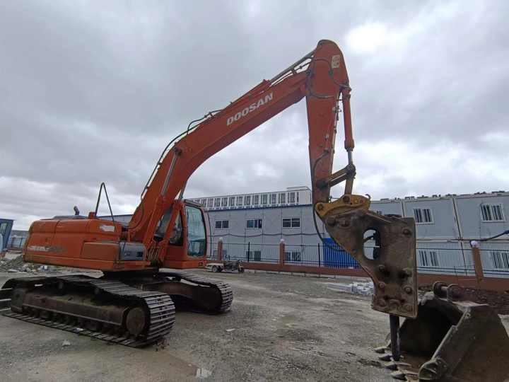 Used Digger Doosan DX225LC-9T Construction Machinery Construction Digger Used Doosan DX225LC-9T Cheap Excavator - Bager guseničar: slika 4 Used Digger Doosan DX225LC-9T Construction Machinery Construction Digger Used Doosan DX225LC-9T Cheap Excavator - Bager guseničar: slika 4