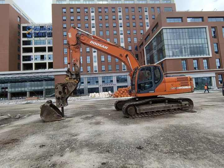 Used Digger Doosan DX225LC-9T Construction Machinery Construction Digger Used Doosan DX225LC-9T Cheap Excavator - Bager guseničar: slika 2 Used Digger Doosan DX225LC-9T Construction Machinery Construction Digger Used Doosan DX225LC-9T Cheap Excavator - Bager guseničar: slika 2