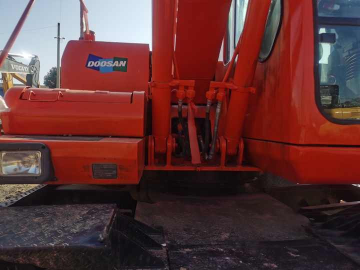 Used Digger Doosan Dh150w-7 Construction Machinery Construction Digger Used Doosan Dh150w-7 Cheap Excavator - Bager guseničar: slika 4 Used Digger Doosan Dh150w-7 Construction Machinery Construction Digger Used Doosan Dh150w-7 Cheap Excavator - Bager guseničar: slika 4