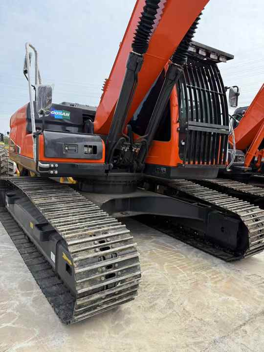 Used Doosan DX225LC-9C Hydraulic Excavator 25 Ton Doosan Dx225 Crawler Excavator with Excellent Performance Low Price for Sale - Bager: slika 5 Used Doosan DX225LC-9C Hydraulic Excavator 25 Ton Doosan Dx225 Crawler Excavator with Excellent Performance Low Price for Sale - Bager: slika 5