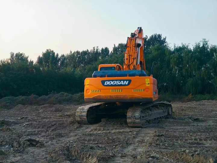 Used Doosan Dx300LC Model Excavator Second Hand Machine Popular Brand Korean Doosan Hydraulic Machinery - Bager: slika 3 Used Doosan Dx300LC Model Excavator Second Hand Machine Popular Brand Korean Doosan Hydraulic Machinery - Bager: slika 3