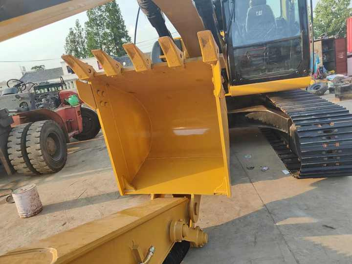 Used Excavator Caterpillar CAT315D Small and Medium-sized Original 15 Ton Excavator CAT315D for Sale - Bager guseničar: slika 4 Used Excavator Caterpillar CAT315D Small and Medium-sized Original 15 Ton Excavator CAT315D for Sale - Bager guseničar: slika 4
