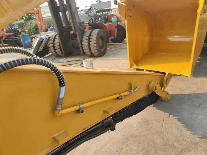 Used Excavator Caterpillar CAT315D Small and Medium-sized Original 15 Ton Excavator CAT315D for Sale - Bager guseničar: slika 2 Used Excavator Caterpillar CAT315D Small and Medium-sized Original 15 Ton Excavator CAT315D for Sale - Bager guseničar: slika 2
